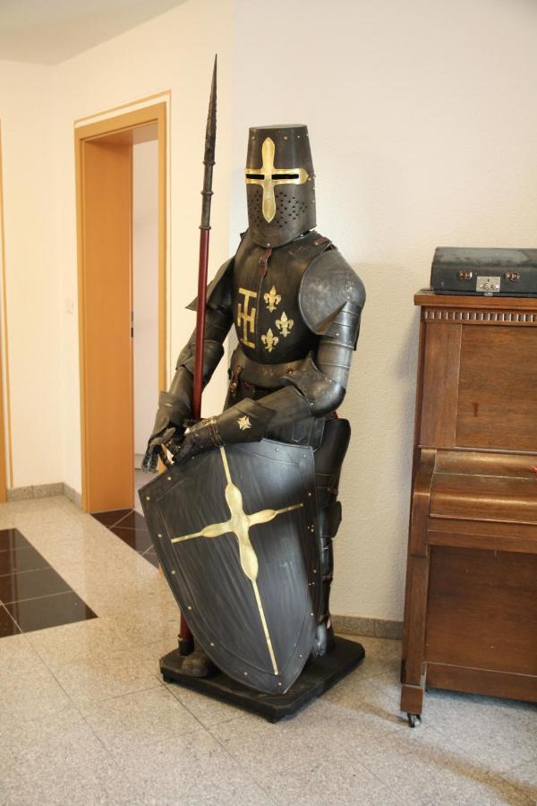 Wuestenrot Zum Kreuzritterアパートホテル エクステリア 写真